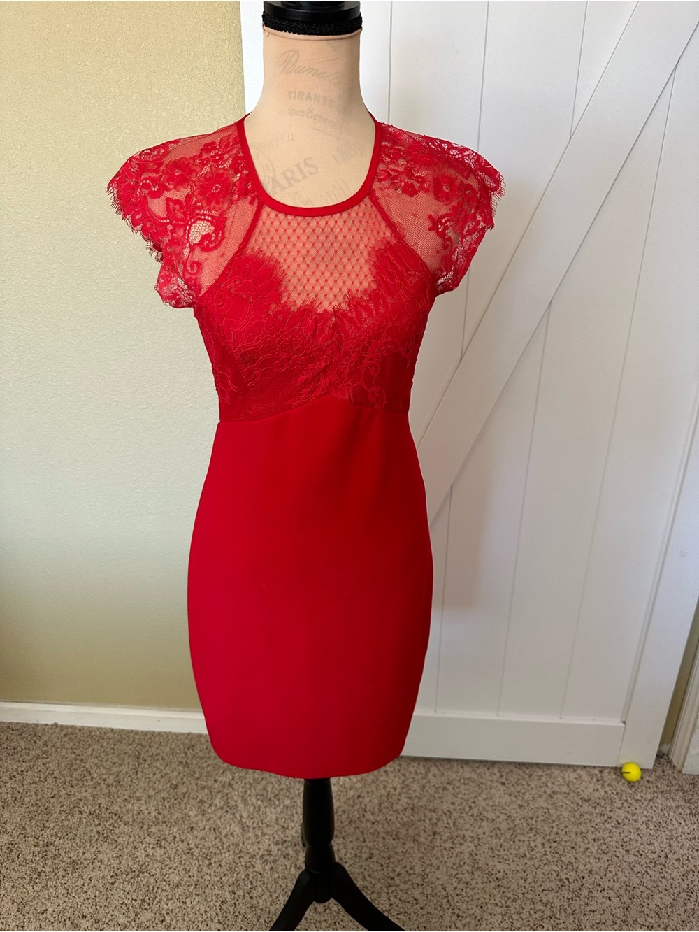 Red Lace Cap-Sleeve Sheath Dress